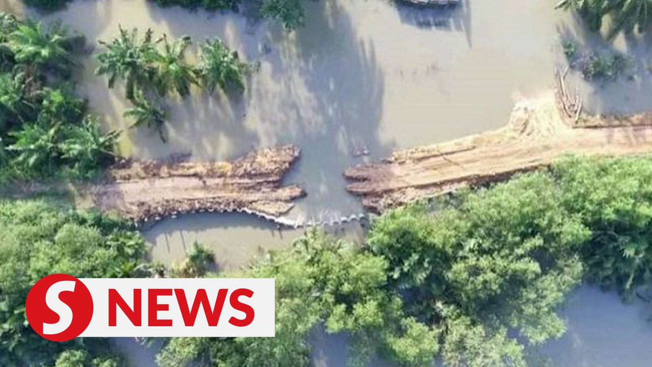 Broken barrier leads to minor flooding in Kuala Selangor