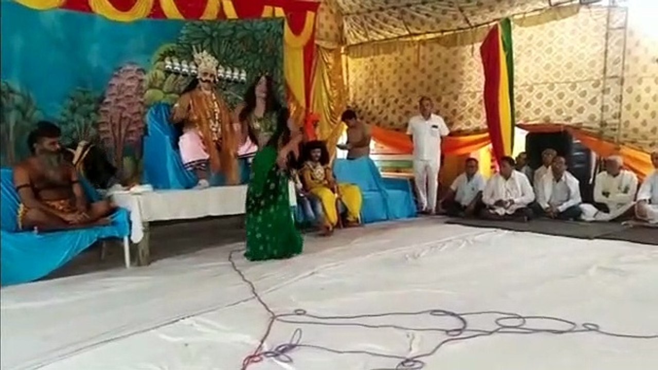 एमपी: रावण के दरबार में बोली नर्तकी-' सारे लड़क...