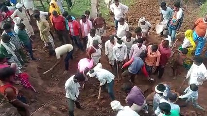 राजस्थान के करौली में दर्दनाक हादसा, मिट्टी की ढांग ढहने से 5 की मौत