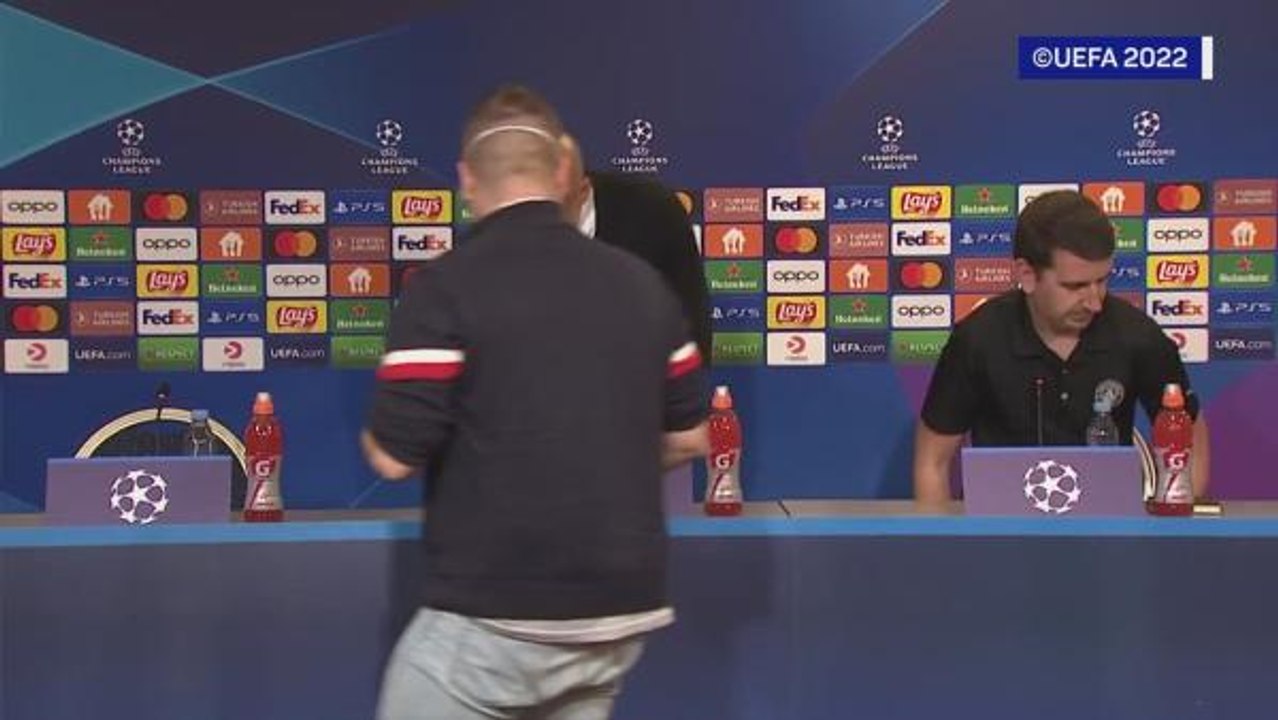 Awkward moment as journalist struggles to snap Pep selfie