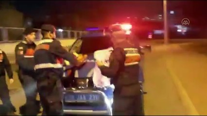 Tải video: Kayseri'de tarihi eser niteliği taşıdığı değerlendirilen el yazması Tevrat ele geçirildi