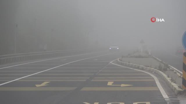 Bolu haberleri! Bolu Dağı'nda sis etkili oldu: Görüş mesafesi 20 metreye düştü
