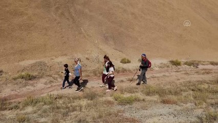 Gökkuşağı Tepeleri farklı yaş gruplarından doğaseverleri ağırlıyor