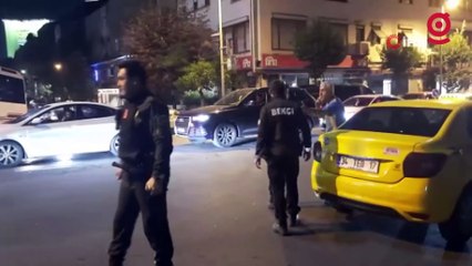 Turistten fazla ücret istediği iddia edilen taksiciyi bekçiler yakaladı