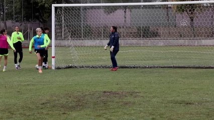 FOMGET, Kadın Futbol Süper Ligi'nde sezona şampiyonluk parolasıyla başlayacak (1)