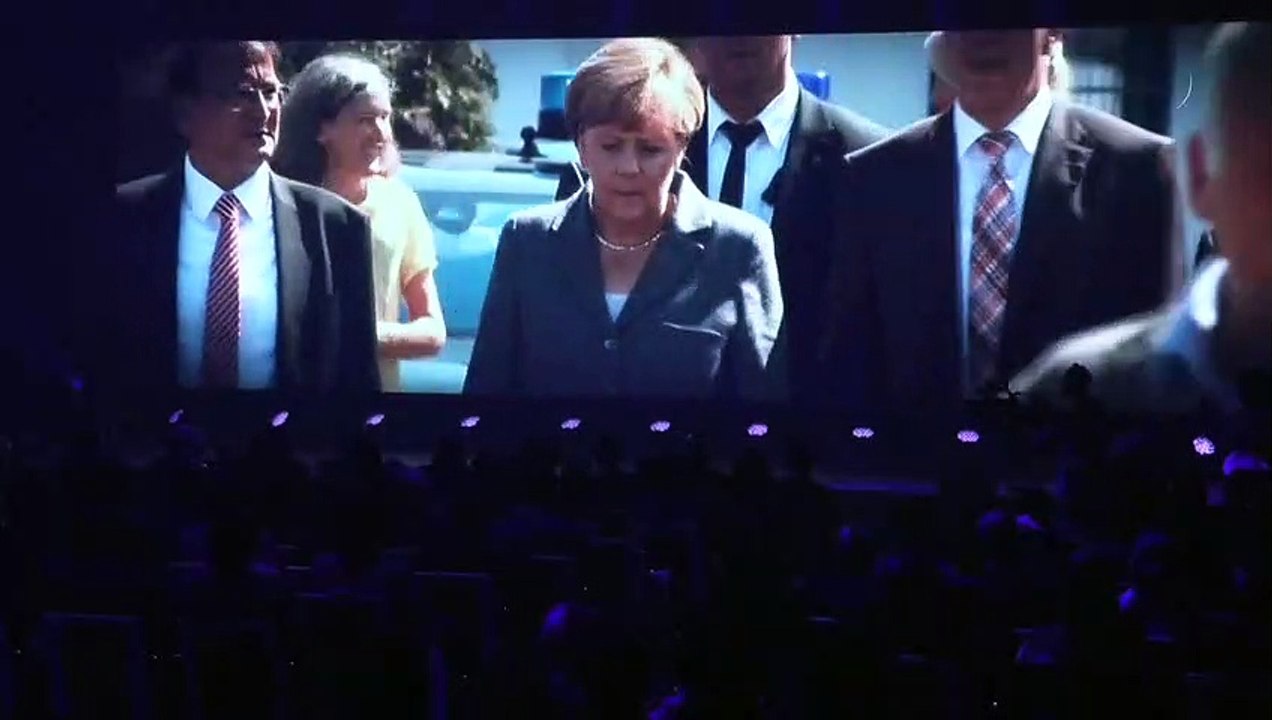 Angela merkel erhält un-flüchtlingspreis