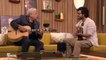 Enrico Macias improvise un duo avec son petit-fils Symon venu par surprise sur le plateau de l'émission "En Aparté" sur Canal Plus - Regardez