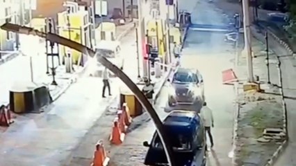 एमपी: यहां टोल टैक्स नाके पर फास्टैग की जगह चलती है बंदूक की गोली