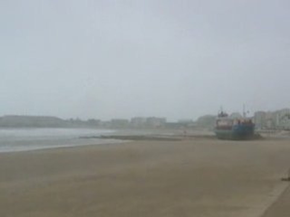 cargo échoué artemis sables d'olonne
