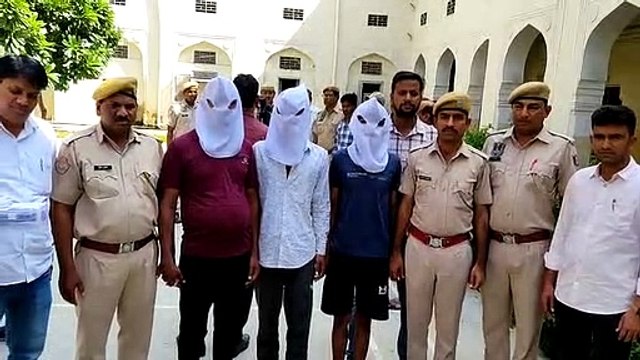 राह चलती महिलाओं से करते थे छेड़छाड़, नशा करने के लिए करते थे लूटपाट