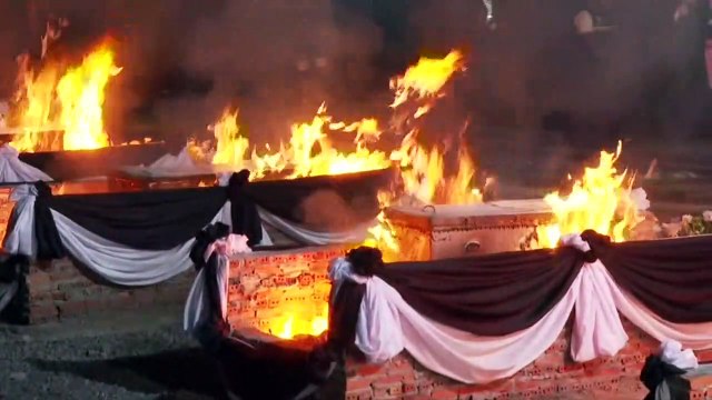 Tailândia se despede das vítimas de massacre em creche