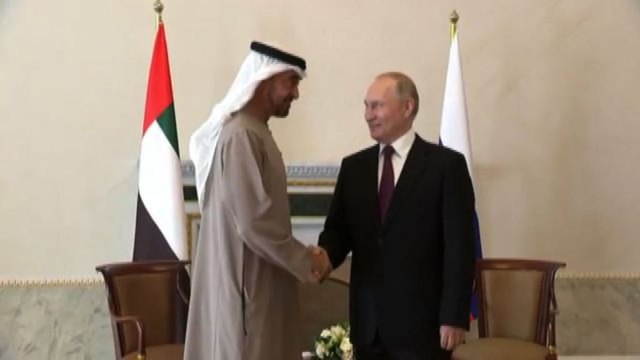 Ucraina, presidente Emirati incontra Putin: dialogo per soluzione