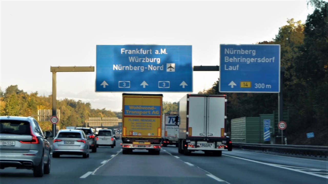 Massencrash auf a3 - retter kommen kaum an unfallstelle