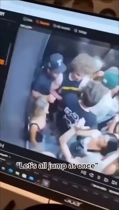 Ils ont la brillante idée de tous sauter en même temps dans un ascenseur...