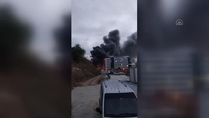 İşçilerin kaldığı konteynerlerde çıkan yangın söndürüldü