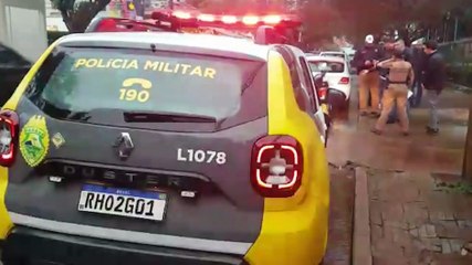 Mulher sofre contusão no joelho e cotovelo após acidente no Centro