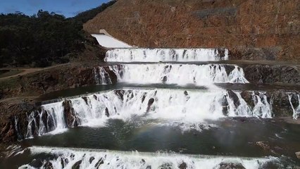 Dartmouth Dam spilling | October 12, 2022 | Farmonline