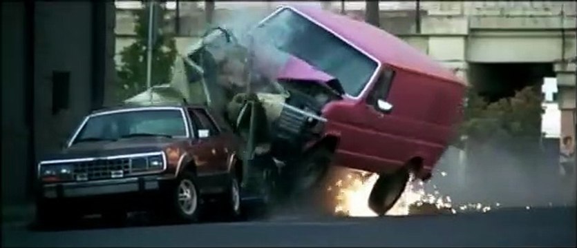 Fais-leur vivre l'enfer, Malone ! Bande-annonce (EN)