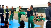 Momen perguan PSHT yang sedang latihan bersama dengan angkatan TNI.