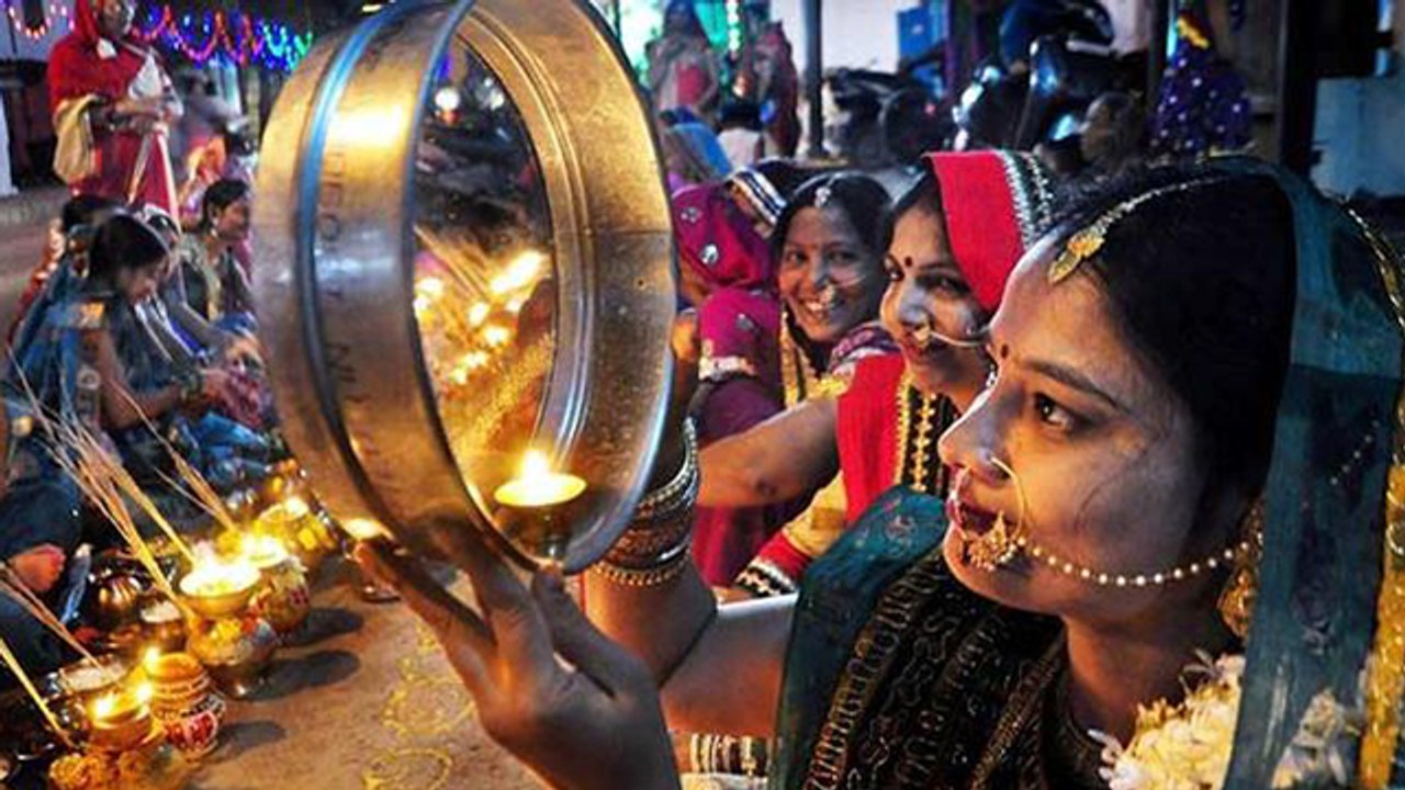 Karwa Chauth 2022 : करवा चौथ पूजा विधि । करवा चौथ संपूर्ण पूजा विधि 2022 । Boldsky*Religious