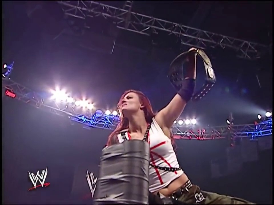 WWE Raw - Lita vs Trish Stratus - 12.06.2004
