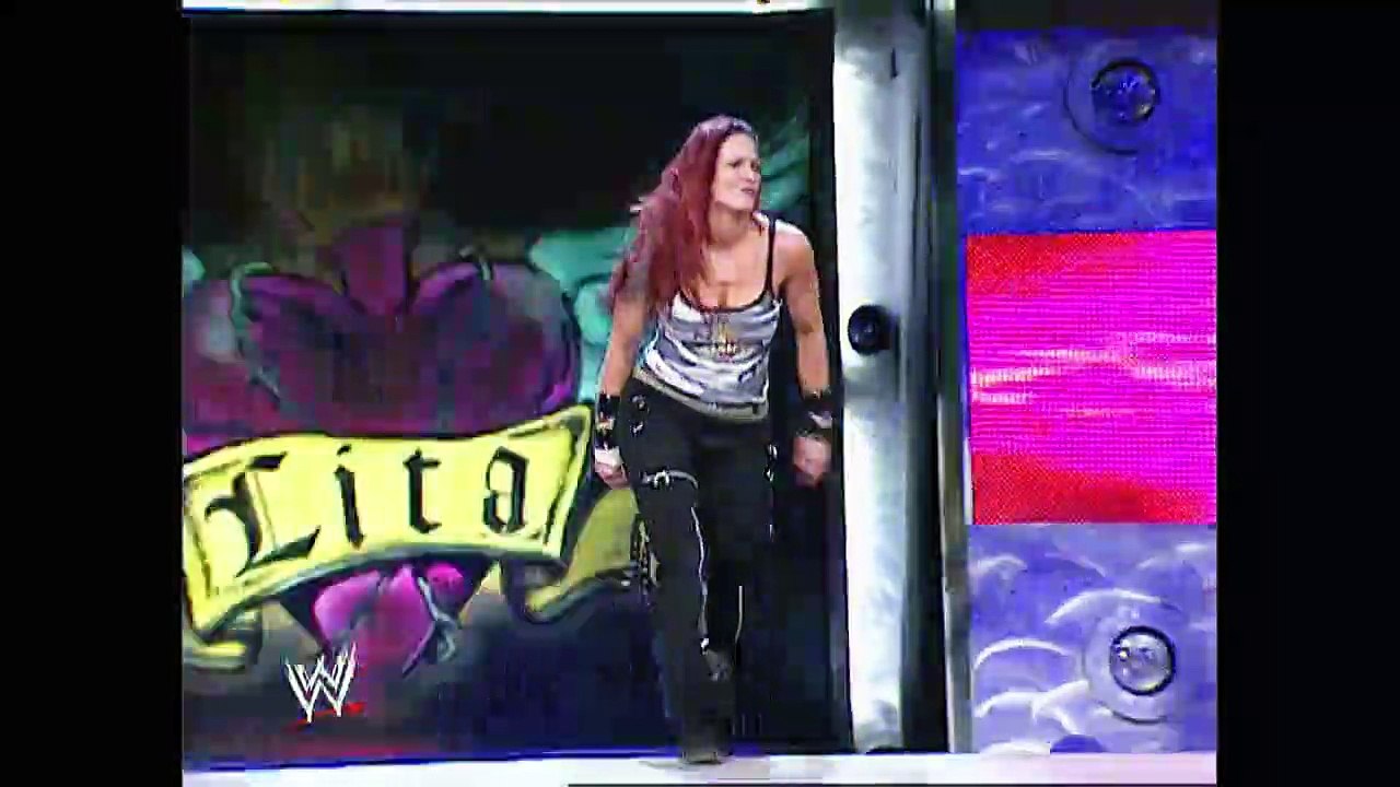 WWE Raw - Lita vs Molly Holly + Trish Inteference - 11.15.2004