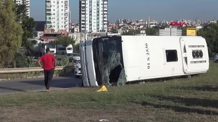 ADANA'DA İŞÇİ SERVİSİ DEVRİLDİ 2'Sİ AĞIR 16 YARALI