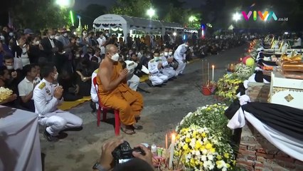 Isak Tangis Iringi Kremasi Massal Pembantaian di Thailand