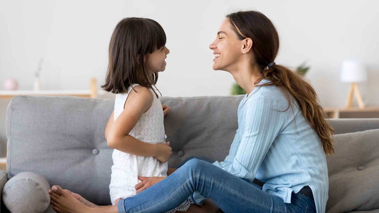 Richtig reden mit Kindern: 5 Dinge, auf die du achten solltest