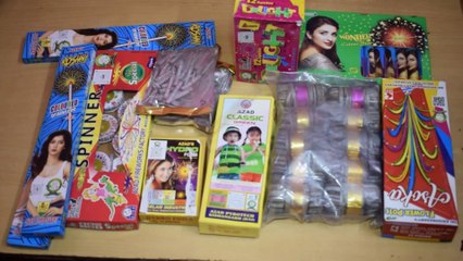 Different Rates of firecrackers | पटाखे रिटेलर ओर होलसेल रेट | Biggest Diwali Stash | Crazee Mind