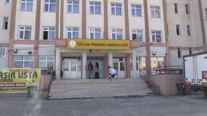 Diyarbakırlı kebapçı mangalını köy çocukları için yaktı