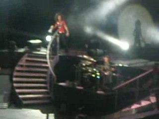 Tokio Hotel à Bercy le 09/03/08 - Début de Shcrei