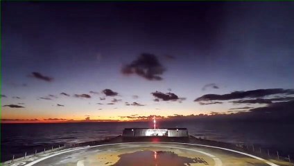 SpaceX partilha vídeo onde mostra descolagem e recuperação de foguetão