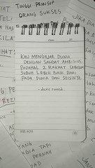 jika kau kejar akhirat maka dunia akan mengikutinya