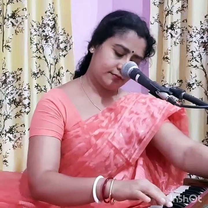 একা মোর গানের তরী ভাসিয়েছিলাম নয়ন জলে