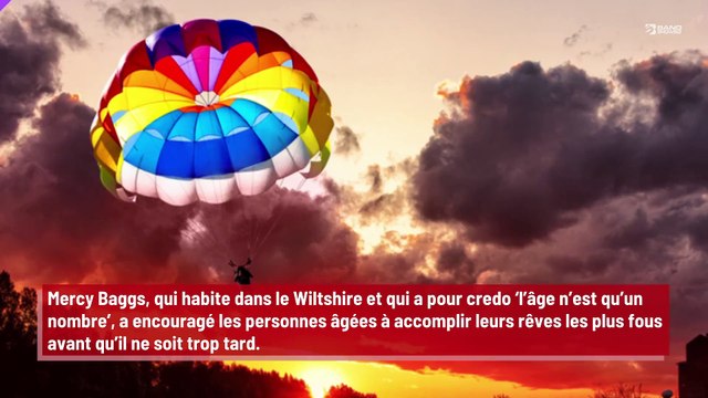 Une grand-mère casse-cou de 90 ans effectue deux sauts en parachute !