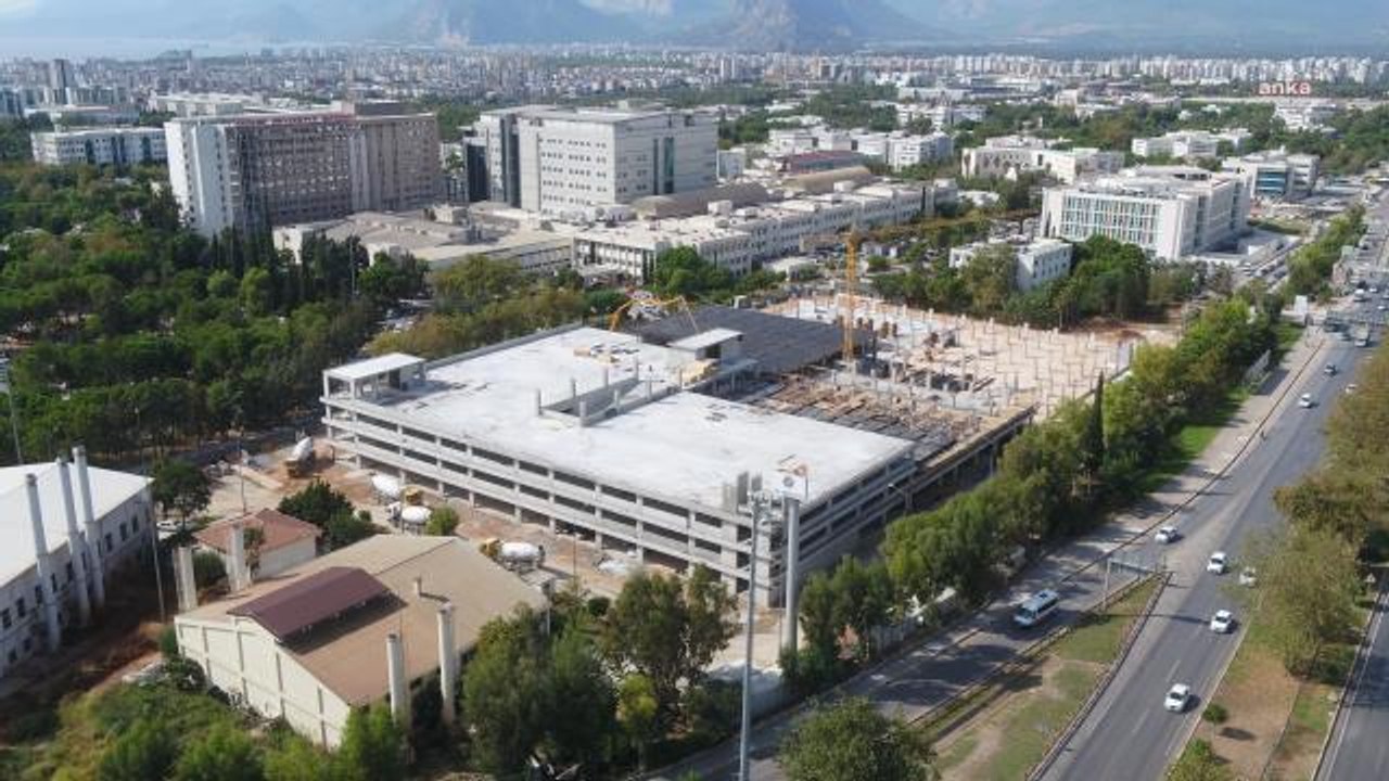 Mersin yerel haberleri... Akdeniz Üniversitesi Katlı Otopark Projesi hızla ilerliyor