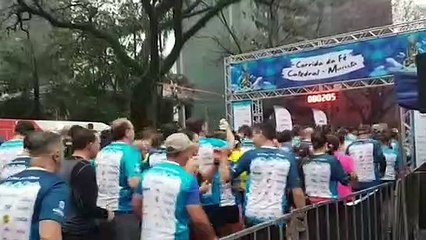 Download Video: 1ª edição da Corrida da Fé reúne milhares de atletas e fiéis em Cascavel