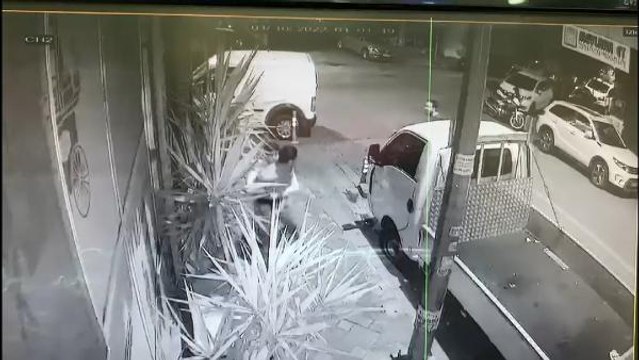 Son dakika haber... ZEYTİNBURNU'NDA RESTORANDA SİLAHLI SALDIRI