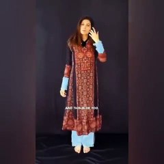 İran'da Mahsa Amini protestolarına destek için soyundu