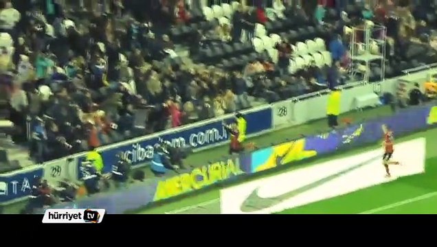 Alex Teixeira gol makinesi orta saha oyuncusu!