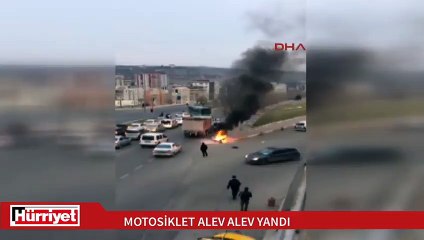 Motosiklet alev alev yandı