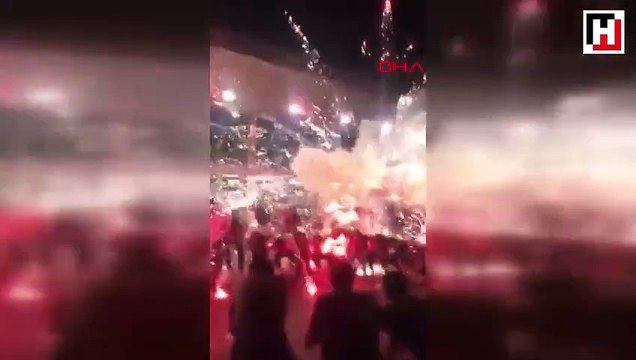 Elinde tuttuğu havai fişekler bomba gibi patladı