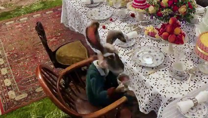 Alice Through the Looking Glass filminden yeni fragman