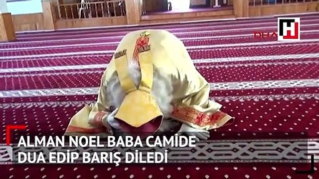 Alman Noel Baba camide dua edip barış diledi