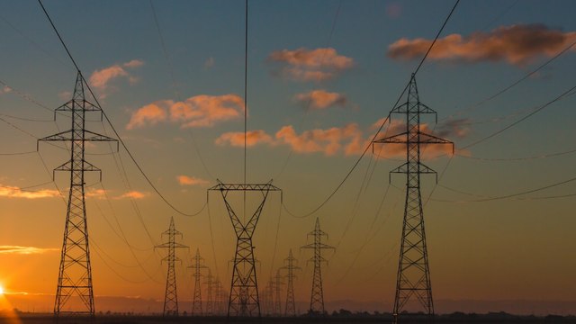 “No podemos dar una reducción del 25 o el 50%”: viceministra de Minas sobre tarifas de energía