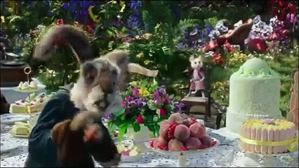 Alis Harikalar Diyarı'nda : Aynanın içinden filminin fragmanı yayınlandı