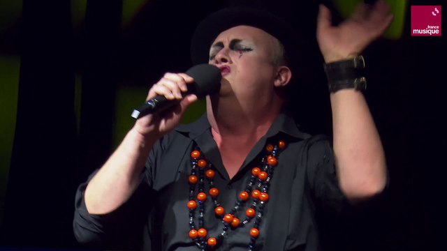 Cabaret Le Secret : Pourvu qu'elles soient douces, pot pourri Mylène Farmer