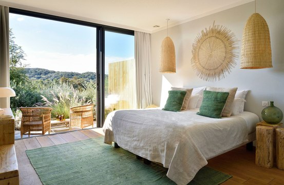 TEASER Visite guidée : un havre de paix aux lignes contemporaines en plein maquis corse