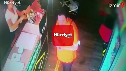 Kıymalı börek kalmadığını öğrenince satırla saldırdı, ardından alışveriş yaptı